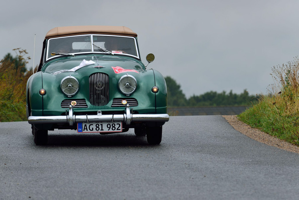 Sejren i begynderklassen gik til Tisvildeholdet Ib Rasmussen og Cira Aalund i Jowett Jupiter fra 1952, et engelsk forsøg på en efterkrigssportsvogn. Denne venstrestyrede udgave er bygget i mindre end 200 eksemplarer.
(Foto: Intercom)